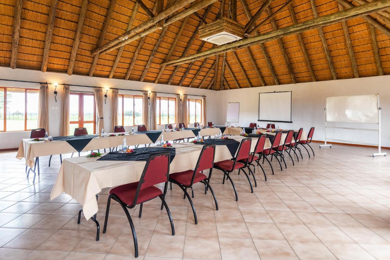 Frans Indongo Lodge Otjiwarongo Exterior photo