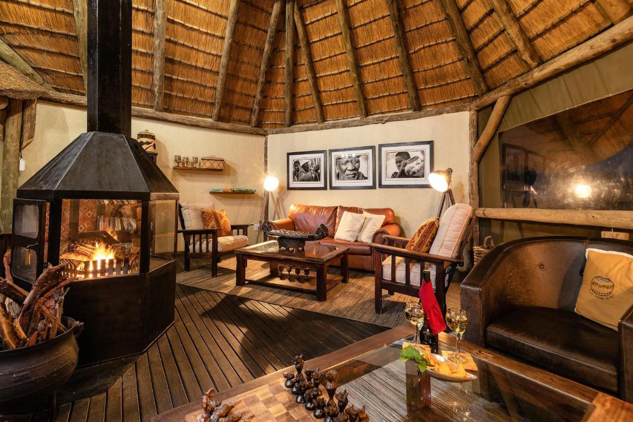 Frans Indongo Lodge Otjiwarongo Exterior photo