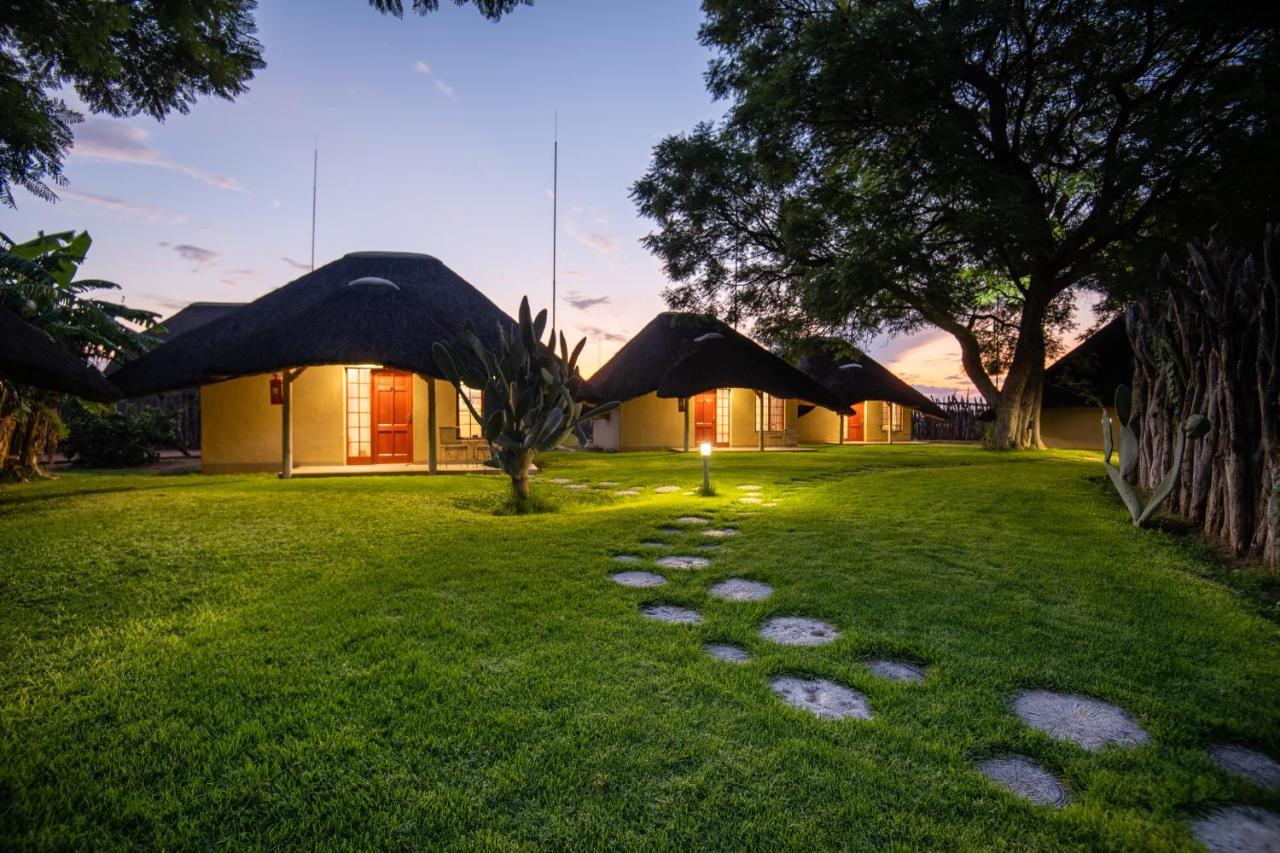 Frans Indongo Lodge Otjiwarongo Exterior photo