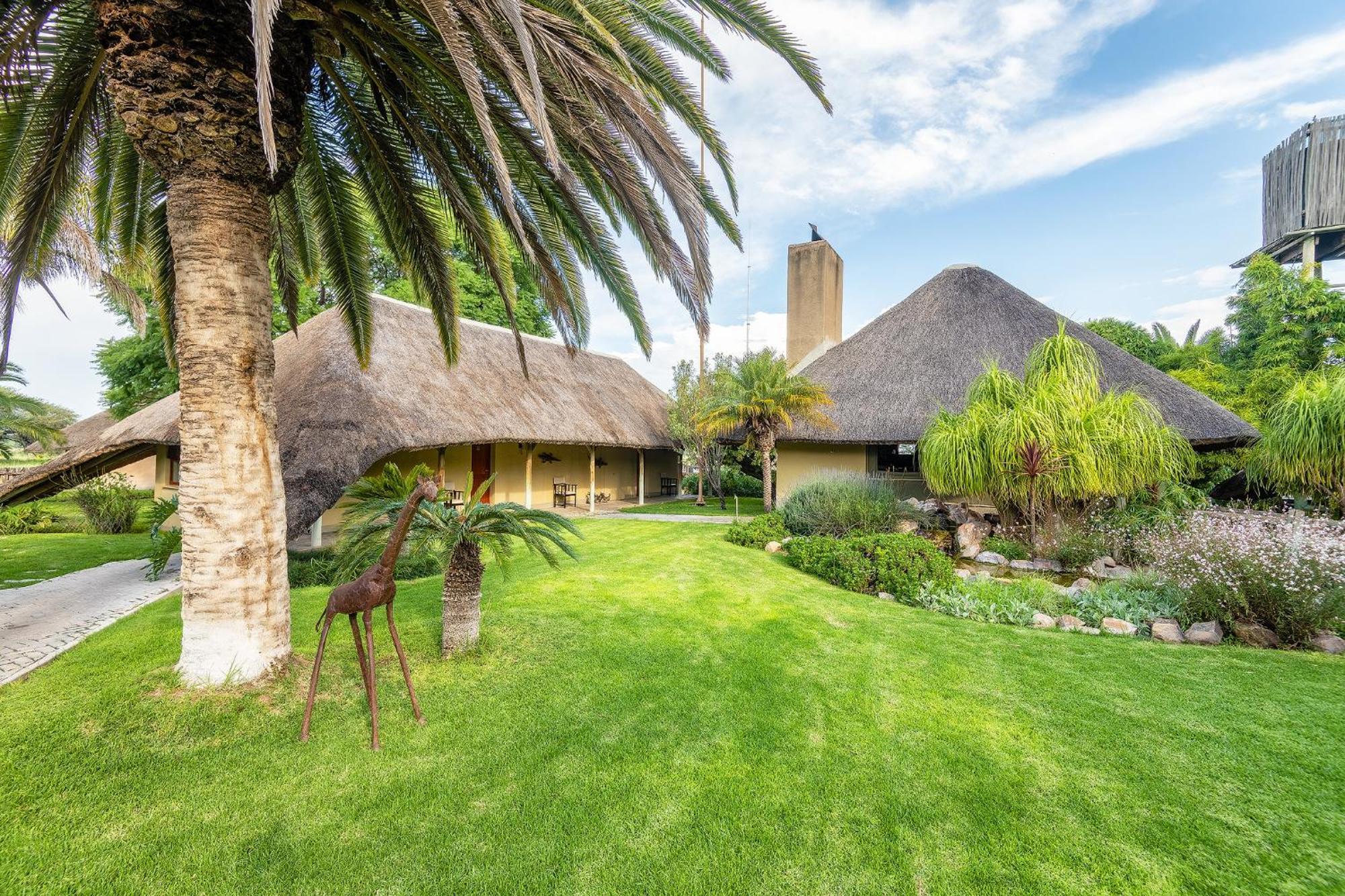Frans Indongo Lodge Otjiwarongo Exterior photo