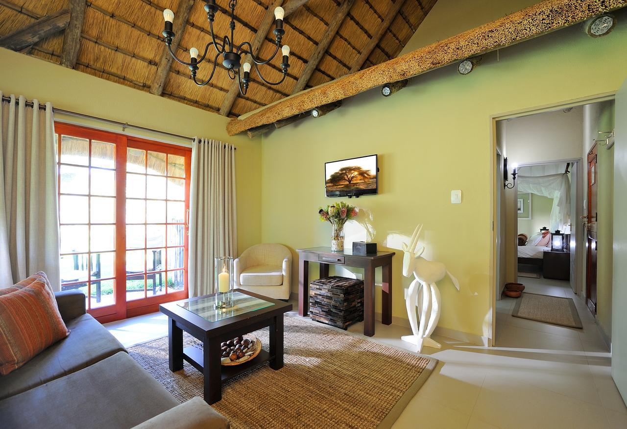 Frans Indongo Lodge Otjiwarongo Exterior photo